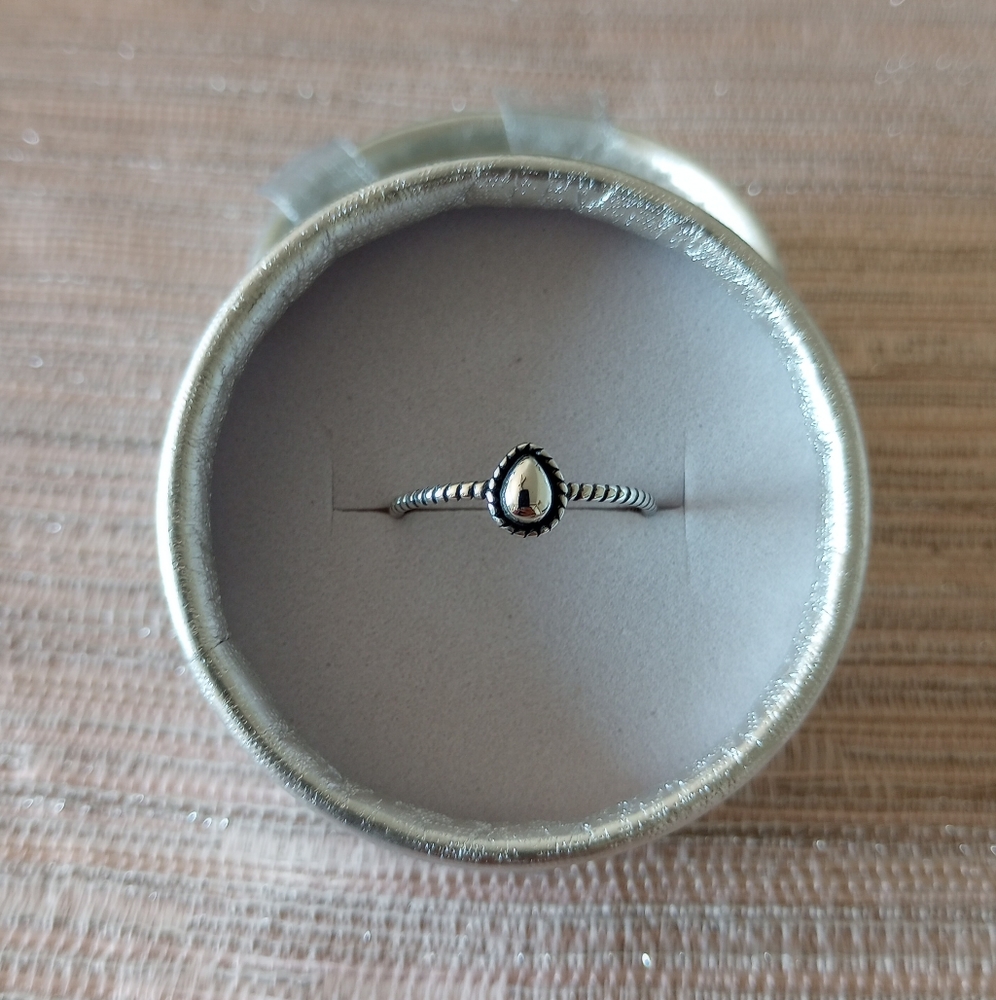 Silver 925 ring size 9